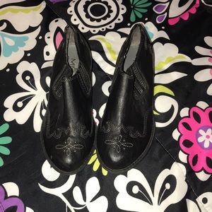 ⚫️NWOT Black Booties⚫️